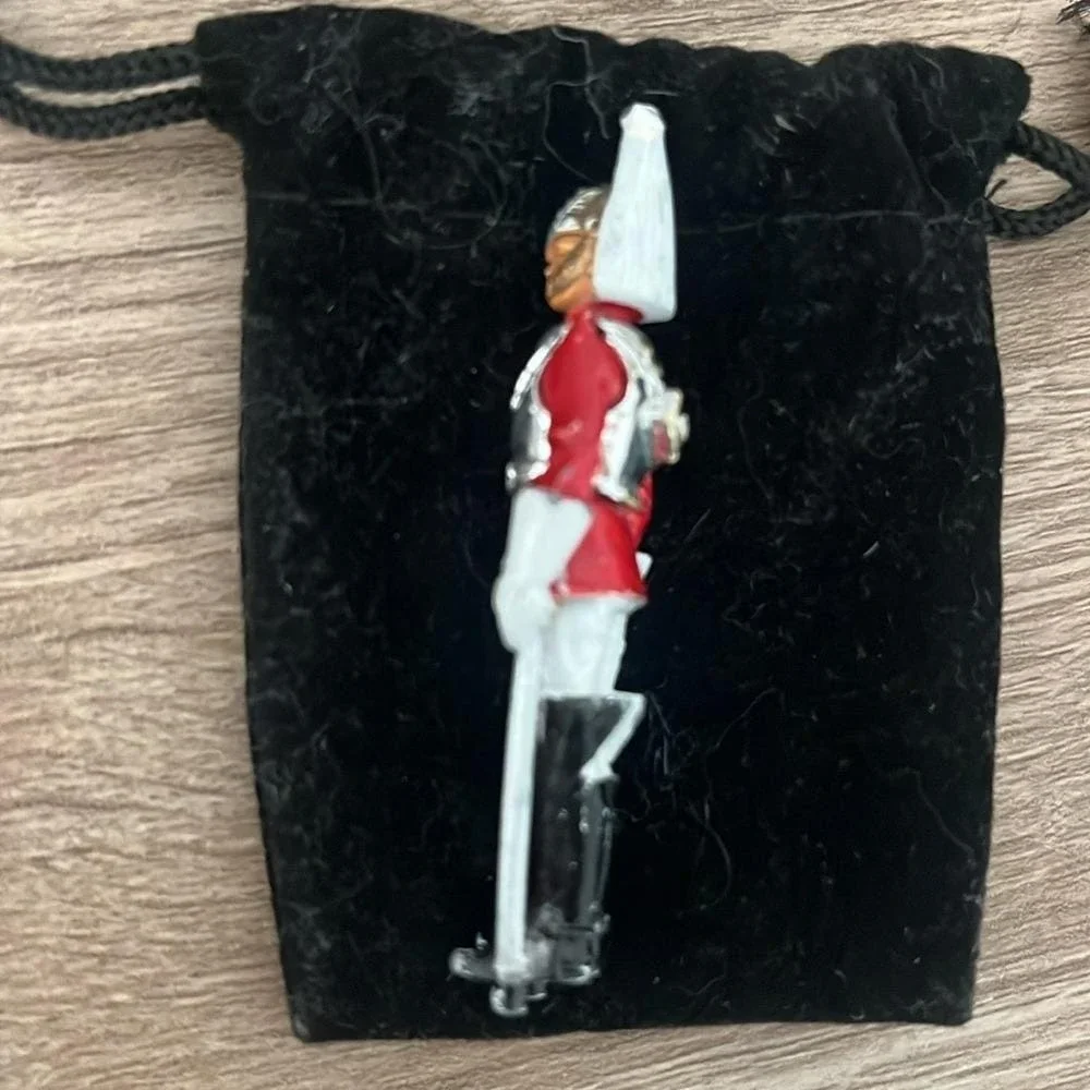 Vintage 1973 Britains Metal Toy Soldier Guard Figure Hand Painted No Base 2.25